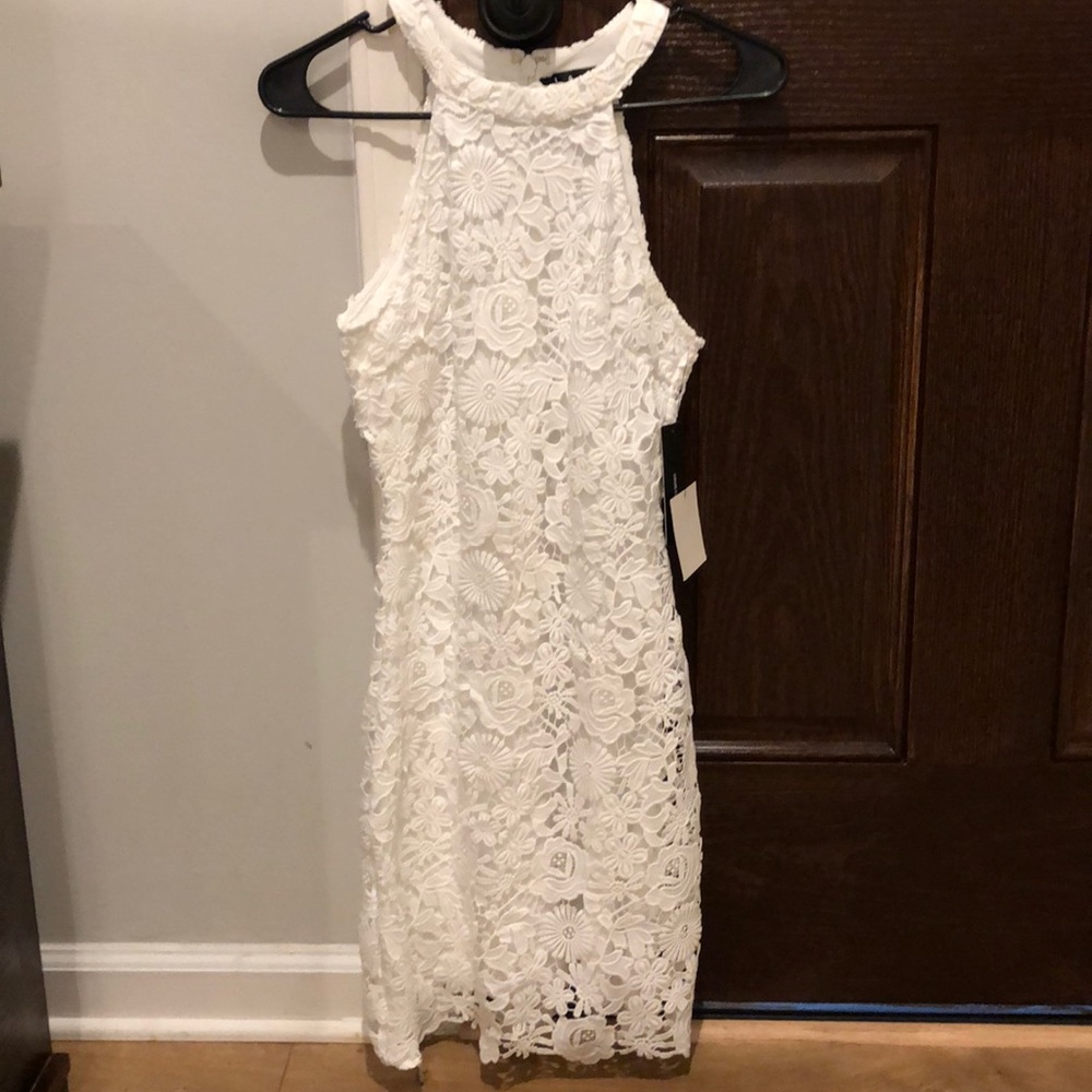 Lulu’s white lace dress